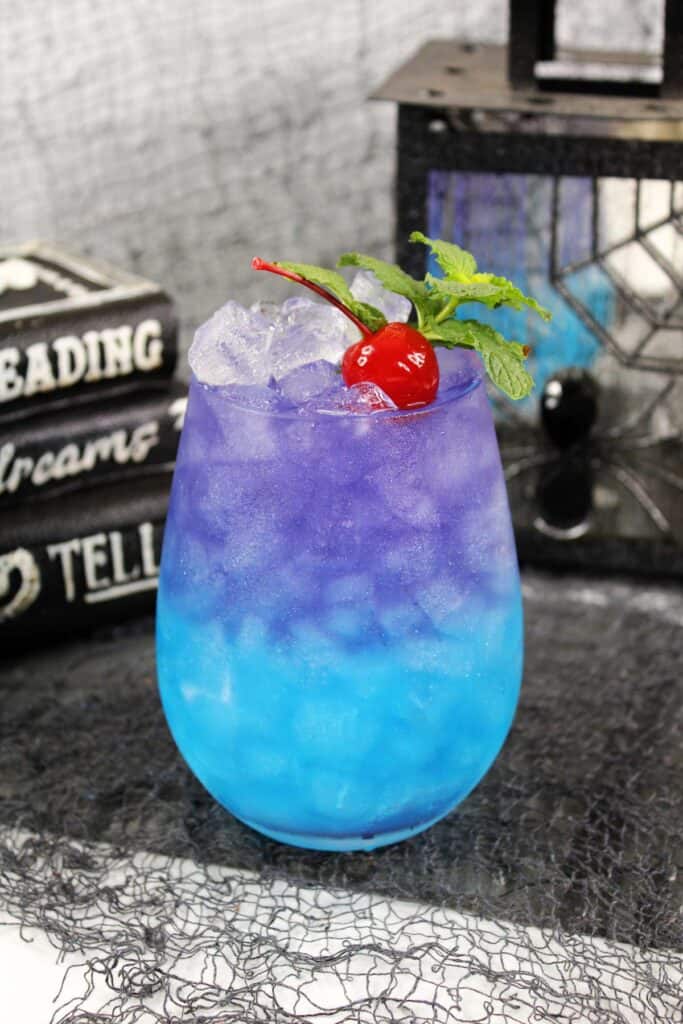 witches brew drink inspired by hocus pocus