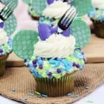 little mermaid cupcakes with ariel cupcake toppers